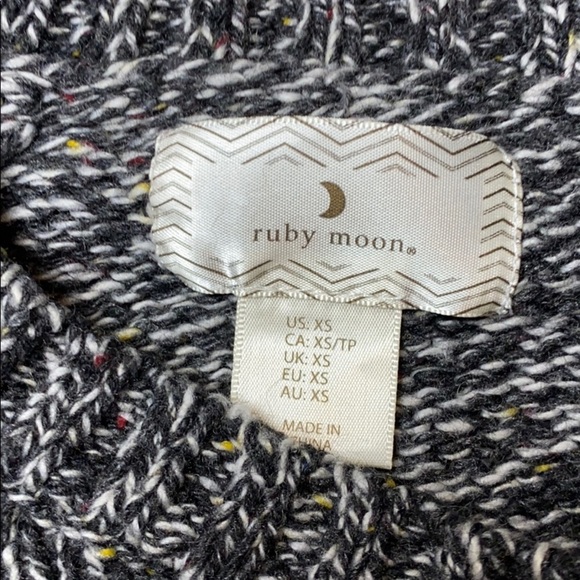 RUBY MOON GREY & WHITE WOOL BLEND CROP SWEATER - Picture 3 of 6